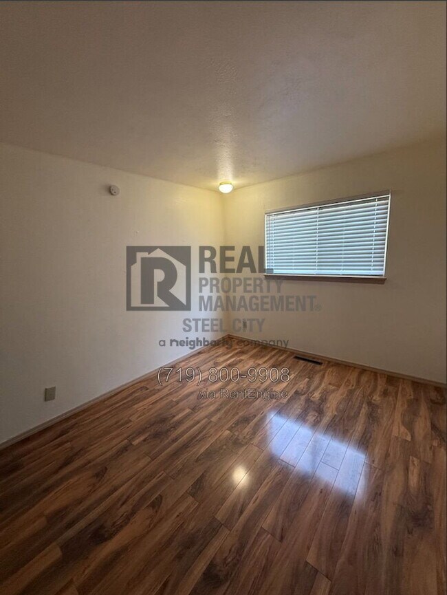 Building Photo - 511 W Evans Ave