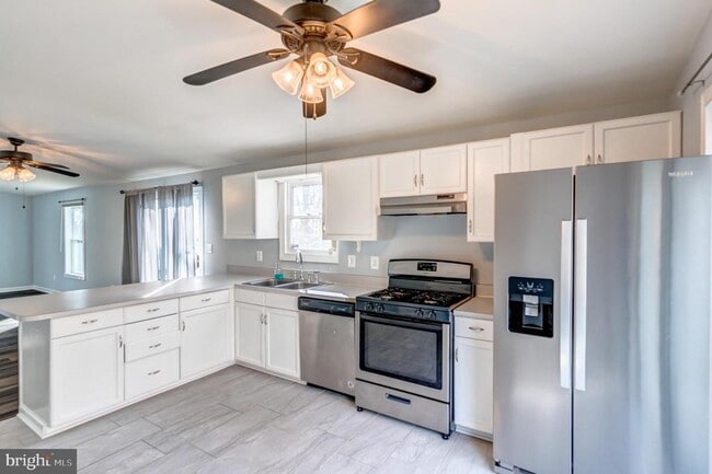 Building Photo - 12121 Catalina Dr