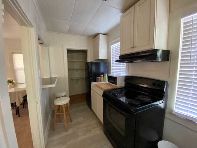 Building Photo - 1563 Willis St