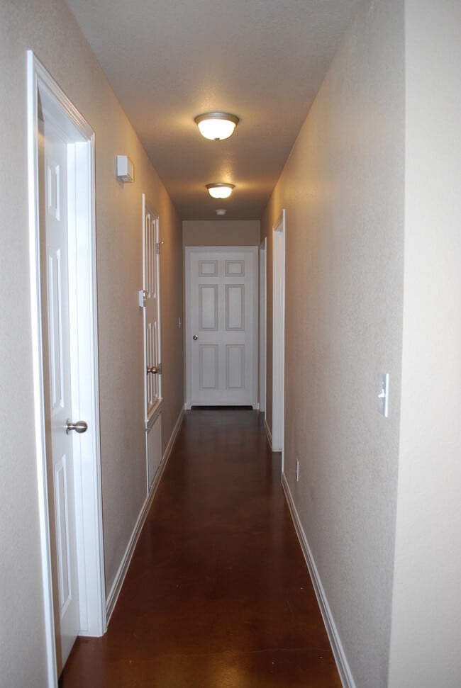 Building Photo - 1510 Dakota Ter