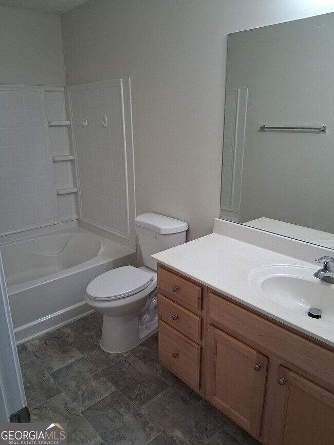 Building Photo - 6208 Ellenwood Dr