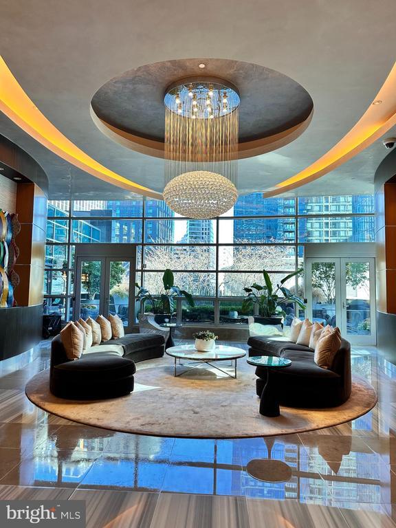 Building Photo - 1881 N Nash St