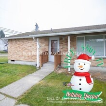 Building Photo - Remolded 2 bed and 1 bath duplex in Tacoma!