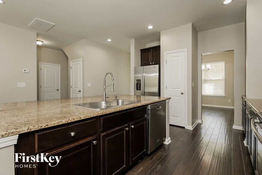 Building Photo - 413 Rivers Row Dr