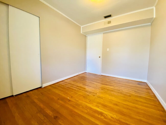 Building Photo - 4663 Rosewood Dr