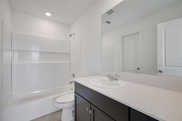 Building Photo - 2625 Kingsman Dr