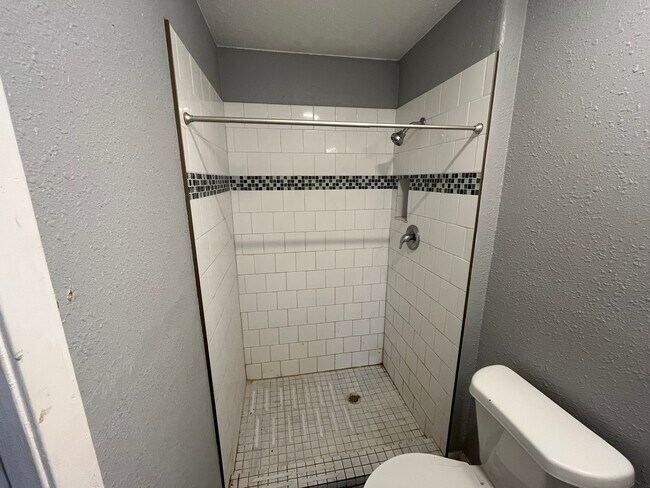 Building Photo - 4534 Waikiki Dr