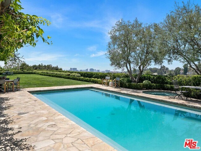 Building Photo - 657 Perugia Way