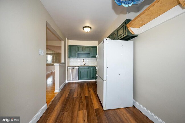 Building Photo - 130 Ivy Ct