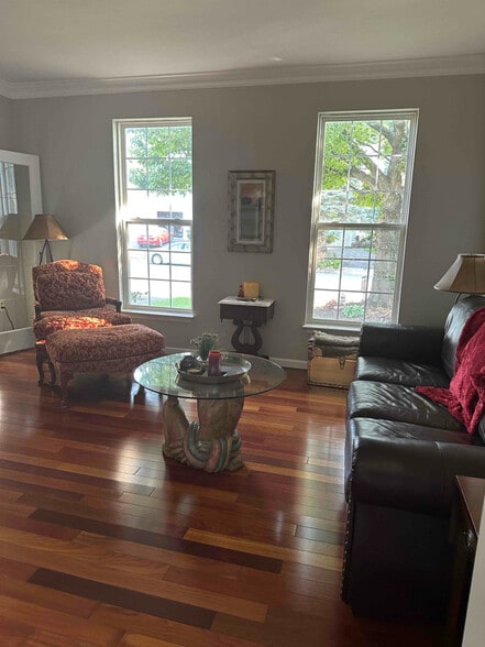 Building Photo - 608 North St NE