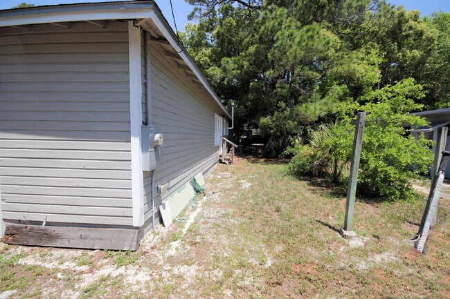 Building Photo - 37 Magnolia Ave SE