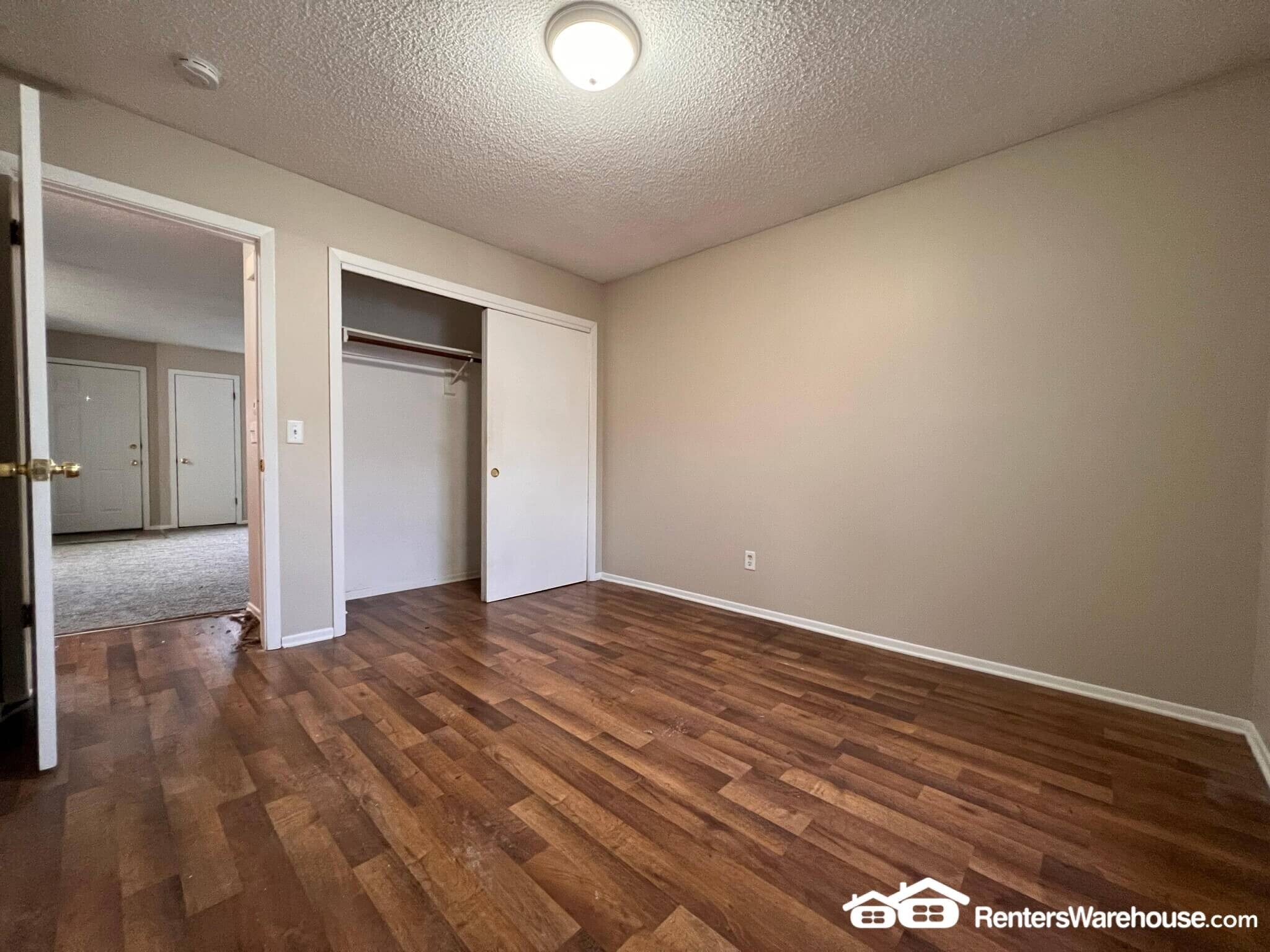 Building Photo - 802 Hartford Ave