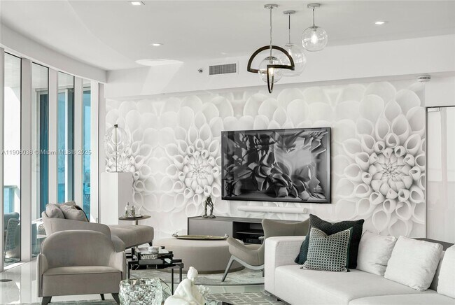 Building Photo - 5959 Collins Ave