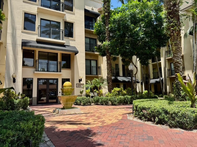 Building Photo - 4905 Midtown Ln