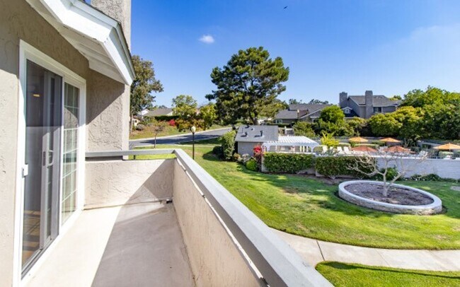 Building Photo - Beautiful 3+ bedroom Encinitas Townhouse!