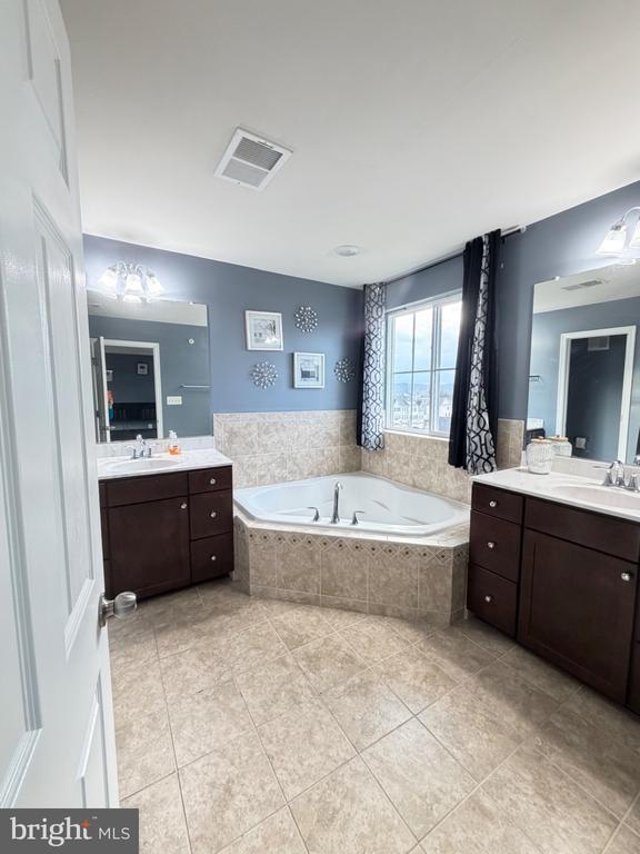 Building Photo - 5914 Krantz Dr