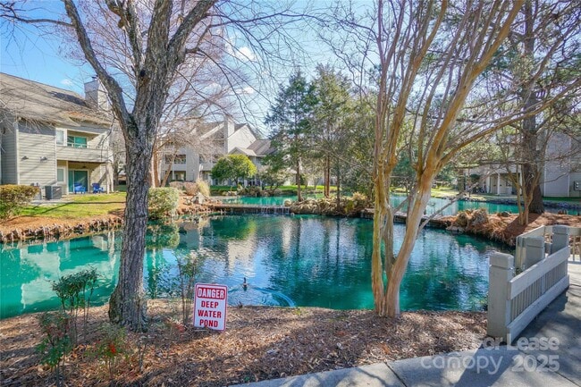 Building Photo - 2524 Stradbrook Dr