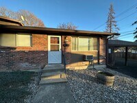 Building Photo - L972