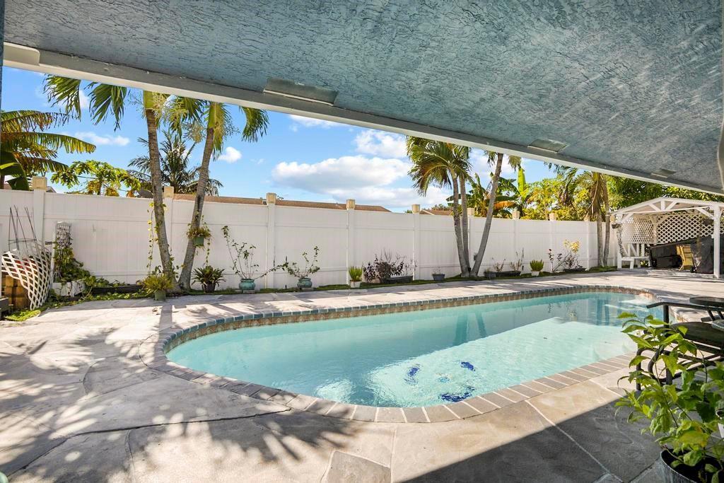 Building Photo - 8050 NW 47th Ct