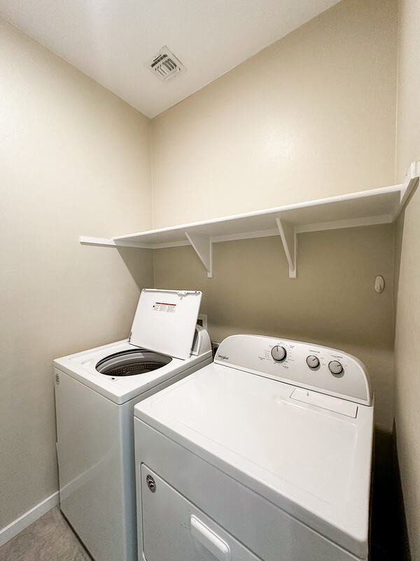 Building Photo - 40523 W Shaver Dr