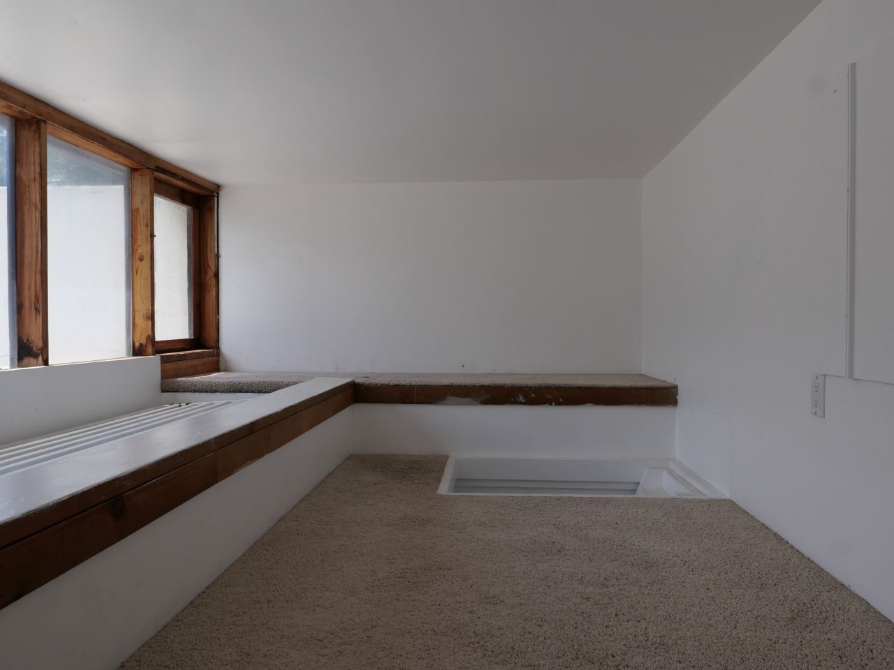Building Photo - 6456 Surfside Way
