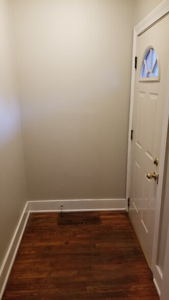 Building Photo - 216 Stevens Dr