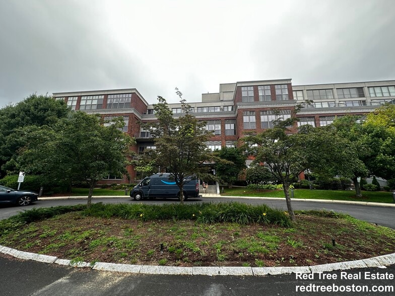 Building Photo - 156 Porter St