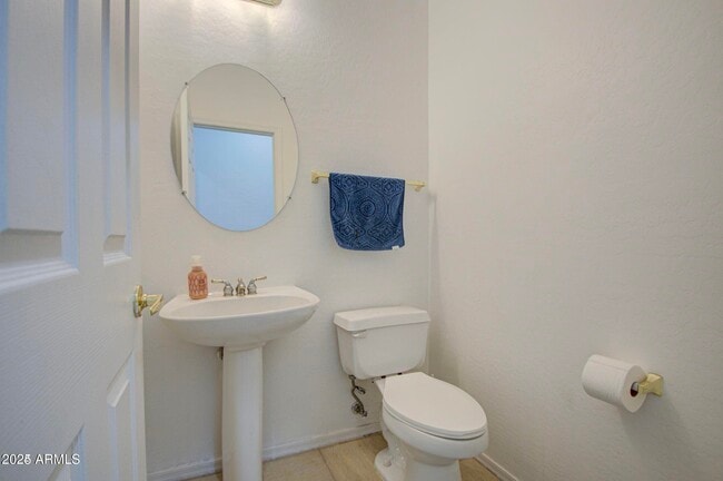 Building Photo - 218 E Sunburst Ln