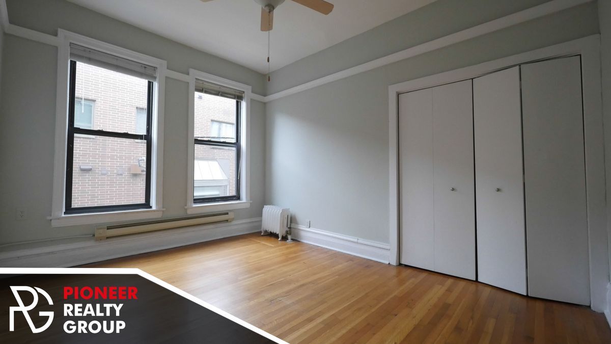 Building Photo - 1216 N Dearborn St