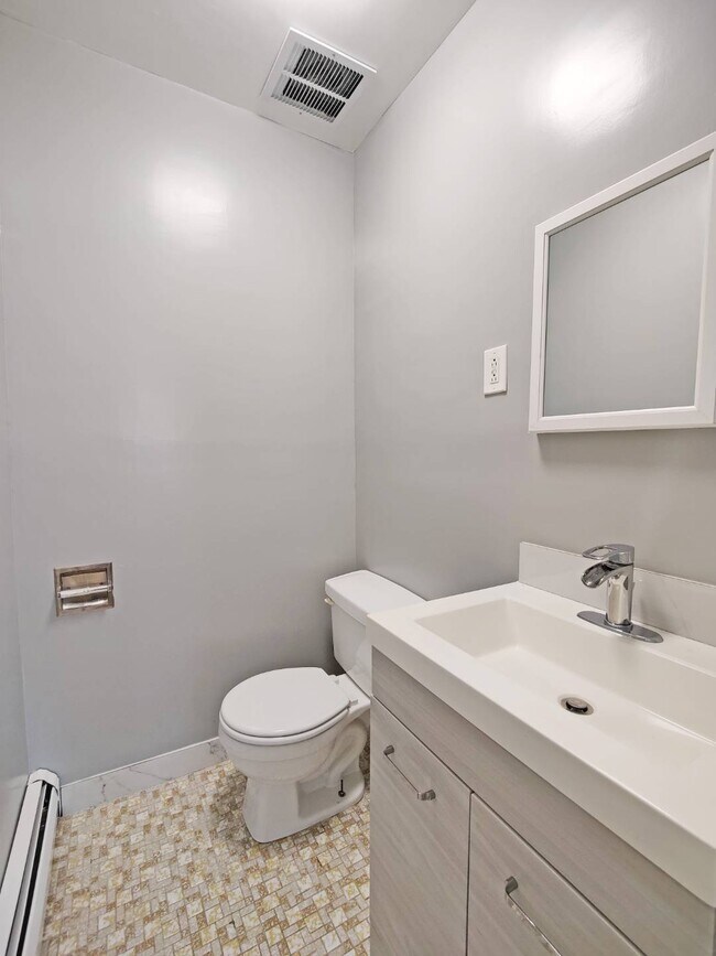 Building Photo - 2154 Edenwald Ave