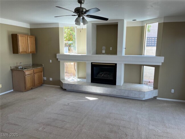 Building Photo - 8640 Castle Hill Ave