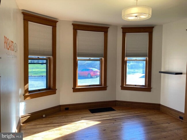 Primary Photo - 195 Falling Spring Rd