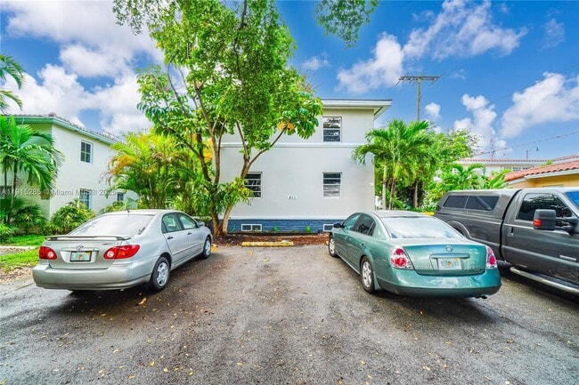 Building Photo - 411 Santander Ave