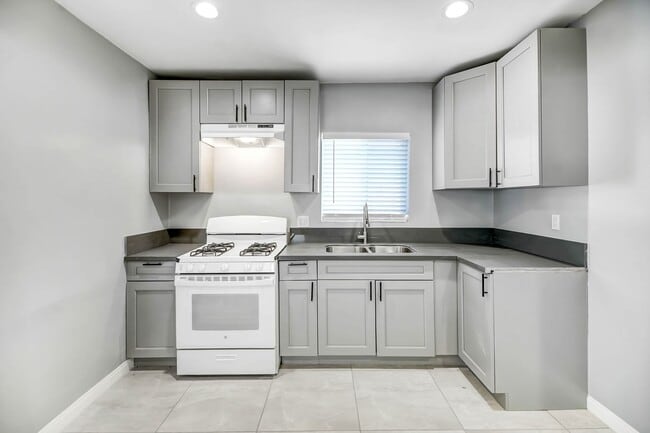 Building Photo - 4846 Doane Ave