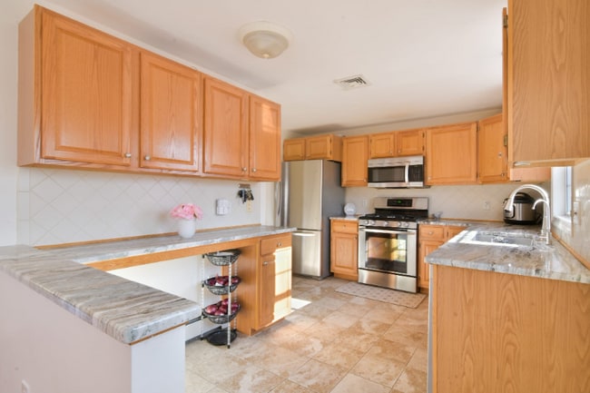 Building Photo - 53 Arrowwood Dr