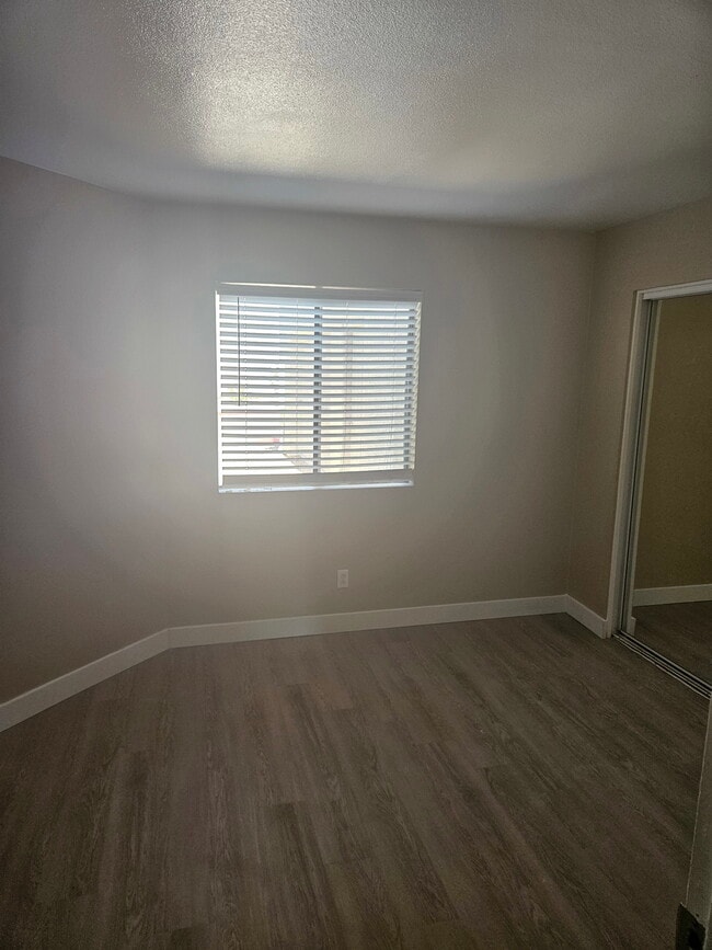 Building Photo - 835 N Granite Reef Rd