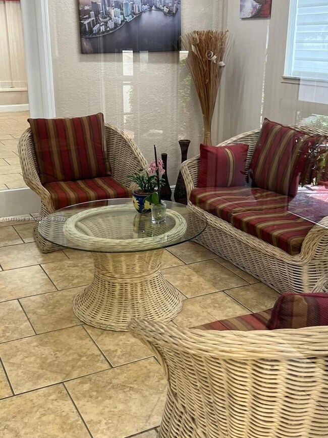 Building Photo - 1251 NE 108th St