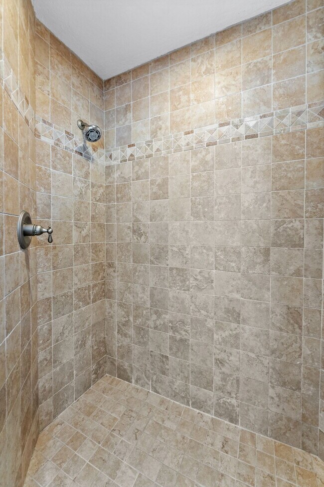 Building Photo - 6515 34th Ave N