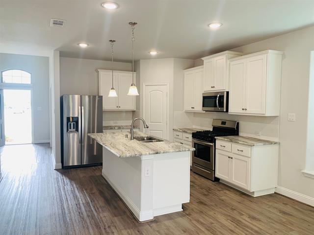 Building Photo - 7804 Cottonwood Dr