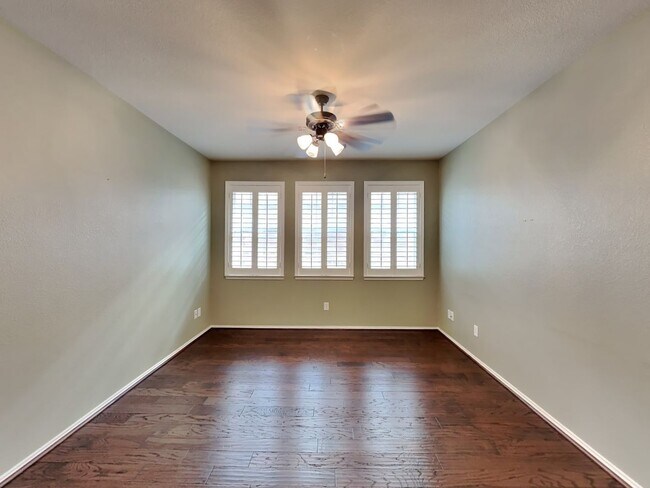 Building Photo - GORGEOUSE HOME IN A GATED COMMUNITY!