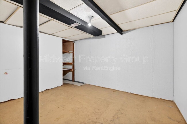 Building Photo - 515 Topaz Ave
