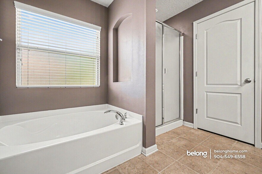Building Photo - 15763 Twin Creek Dr