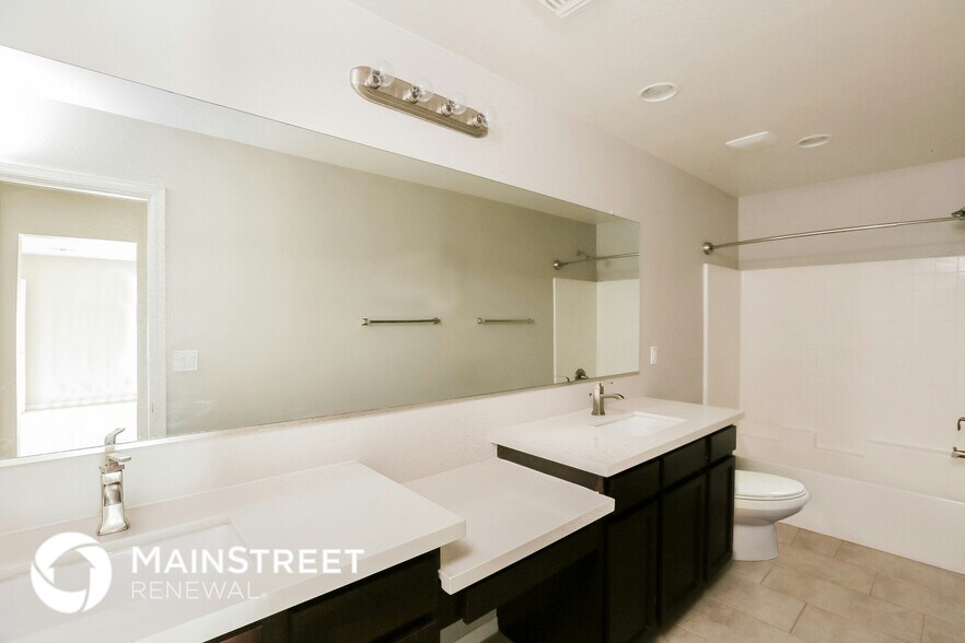 Building Photo - 2000 N 36th St