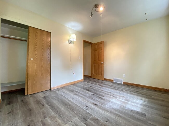 Building Photo - 4120 5th Pl NW