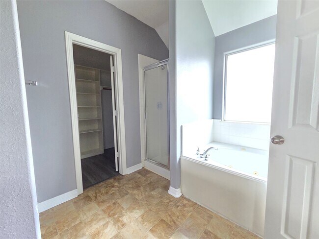 Building Photo - 12015 Rosecroft Dr