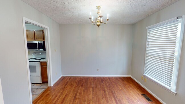 Building Photo - 40 Overlook Rd