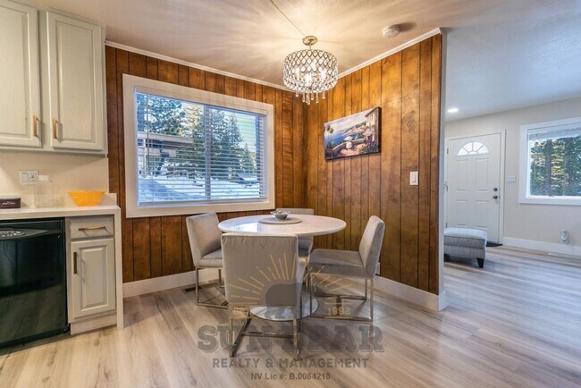 Building Photo - Bright Home in Incline! - Reduced Price!!