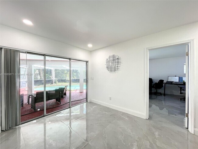 Building Photo - 1751 SW 30th Pl