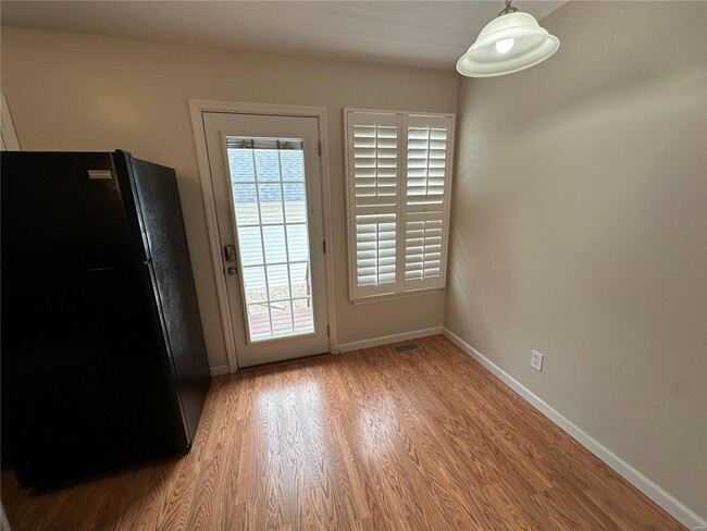 Building Photo - 16543 Carriage View Ct