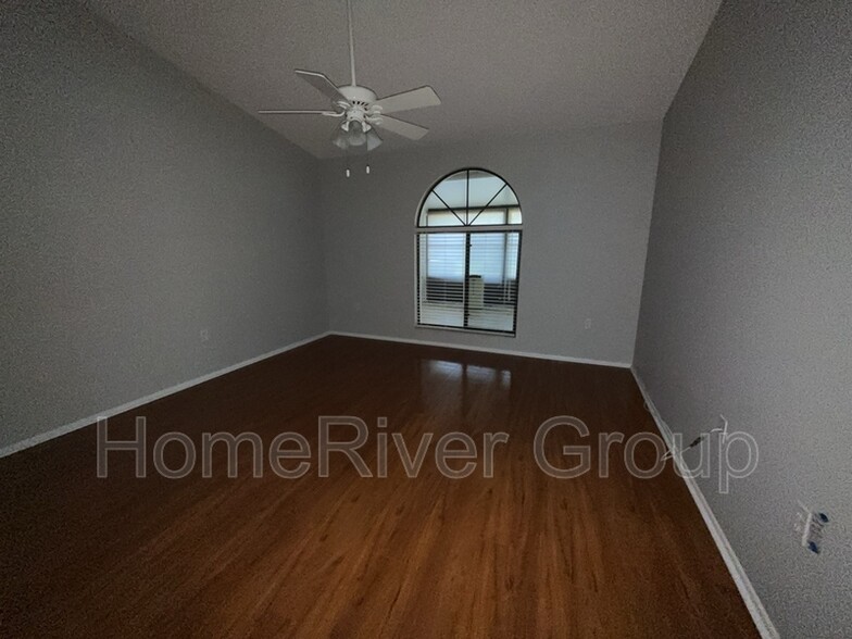 Building Photo - 5508 Salem Square Dr S